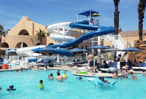 Hotels with Waterslides in Thunder Bay - Travelocity.ca