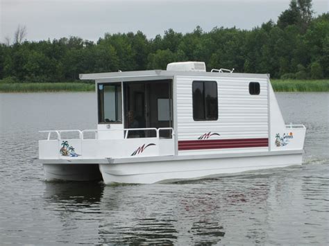 SOLD. $ 25,900. To have your Houseboat listed here contact YourNewBoat by email or call us toll free. 1-800-494-5023. Click Here to return to the top of the page. Used Houseboats For Sale on Lakes and Rivers around Kentucky and Tennessee. Including Houseboats for sale on Lake Cumberland, Dale Hollow Lake, Norris Lake, Tennessee River, Ohio .... 