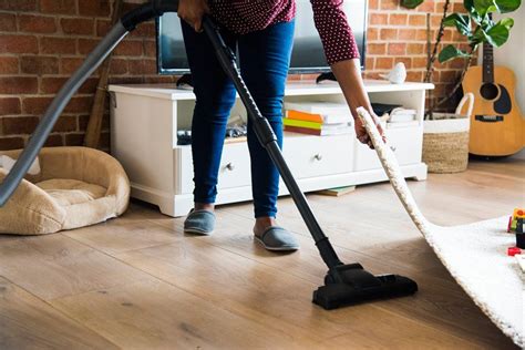 House cleaning scottsdale. Phoenix House Cleaning. Queen of Maids is dedicated to making your life easier by making it easier and quicker to schedule a high quality cleaner. We are available by phone, email, or even online chat. If you have any questions, we are here to answer them. Queen of Maids has been in the Phoenix area since 2013. 
