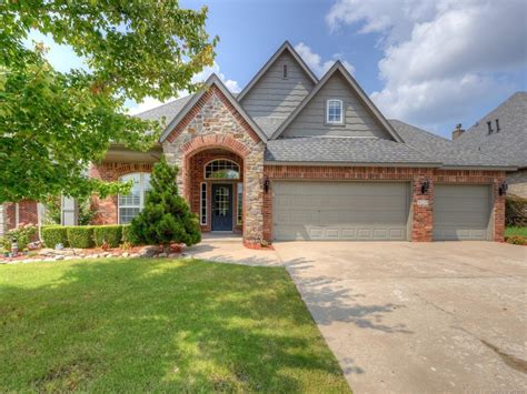 House for sale broken arrow. Explore the homes with Gated Community that are currently for sale in Broken Arrow, OK, where the average value of homes with Gated Community is $334,000. Visit realtor.com® and browse house ... 