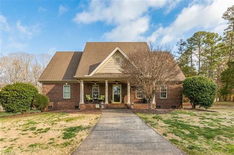 House for sale in high point nc. Mar 18, 2024 · OPEN HOUSE: Friday, April 19, 2024 8:00 AM - 7:30 PM. For Sale - 3511 Langdale Dr, High Point, NC - $273,000. View details, map and photos of this single family property with 3 bedrooms and 2 total baths. MLS# 1136461. 