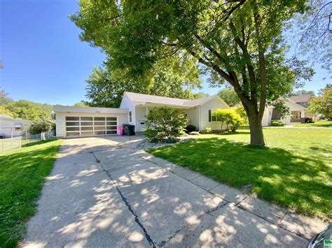 House for sale sioux city. 3000 Isabella St, Sioux City, IA 51103 is currently not for sale. The 2,849 Square Feet single family home is a 4 beds, 2 baths property. This home was built in 1939 and last sold on 2023-07-18 for $247,500. View more property details, sales history, and Zestimate data on Zillow. 