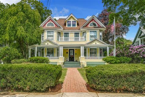 House for sale stamford ct. Stamford, CT Homes for Sale / 32. $978,000 . 3 Beds; 2.5 Baths; 2,167 Sq Ft; 46 Middlebury St, Stamford, CT 06902. Welcome to 46 Middlebury Street, located in the charming Cove neighborhood of Stamford, CT! This meticulously maintained home offers the perfect blend of comfort, convenience, and coastal living. Nestled in a prime location, … 