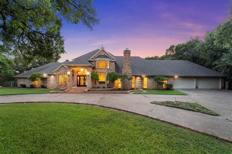 House for sale waco tx. Homes for sale in Sendero Springs, Waco, TX have a median listing home price of $323,499. There are 9 active homes for sale in Sendero Springs, Waco, TX, which spend an average of 94 days on the ... 