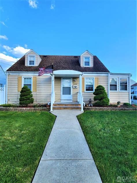 House for sale woodbridge nj. Woodbridge NJ Newest Real Estate Listings. 7 results. Sort: Newest. 850 Adelaide Ave, Woodbridge, NJ 07095. $479,000. 3 bds; 2 ba; 960 sqft - Coming soon. Show more. ... The data relating to real estate for sale on this web-site comes in part from the Internet Listing Display database of the CENTRAL JERSEY MULTIPLE LISTING SYSTEM, INC. Real ... 