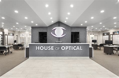 House of optical. in Los Angeles. Step into Hollywood’s famous World of Illusions with 4 unique experiences that you’ll be sure to baffle your friends with! Our Museum of Illusions, Giant’s House, Upside Down House, and Smash It will transport you to a world of fantasy and imagination! 