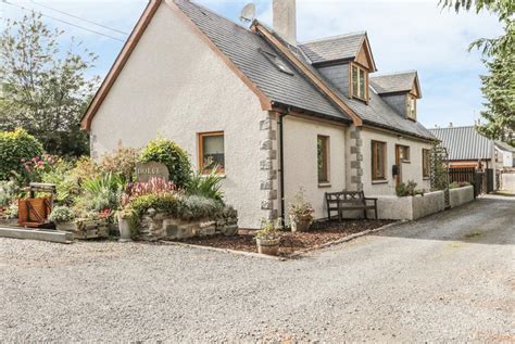 House private in to private in Grantown-on-Spey, Highland