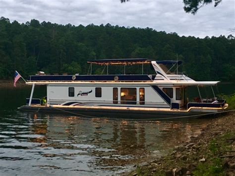 Are you looking for a unique and adventurous vacation experience? Consider renting a houseboat for your next getaway. Houseboat vacation rentals offer the perfect blend of relaxati.... 