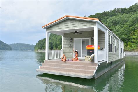 Houseboat rentals in kentucky. A list of boats offered on the lake can be found below. We have the best prices around and no one beats our wide selection. Click on any name for more detailed information. Want to learn more about a Houseboat Vacation? Call 888-454-8825 or Send an Email. 