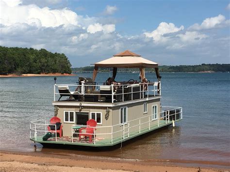 Houseboats for Sale in South Carolina Sort Boats by: Ads 1 - 18 of 23 Vance, SC 1984 Holiday Mansion Houseboat Barracuda 38 Make Holiday Mansion Type Houseboat $23,650 Pinewood, SC 1987 Sun Tracker Houseboat Homebuilt Make Sun Tracker Type Houseboat $44,450 Homosassa Springs, FL Harbor Master 520 Wide Body Houseboats 2003 - Opportunity Make N/A. 