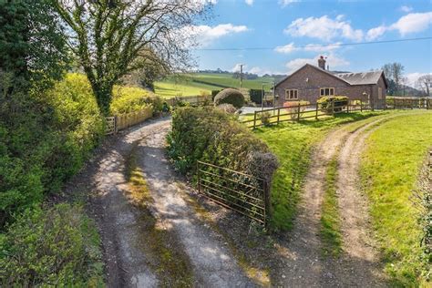 Houses To Rent in Knighton, Powys PropertyHeads