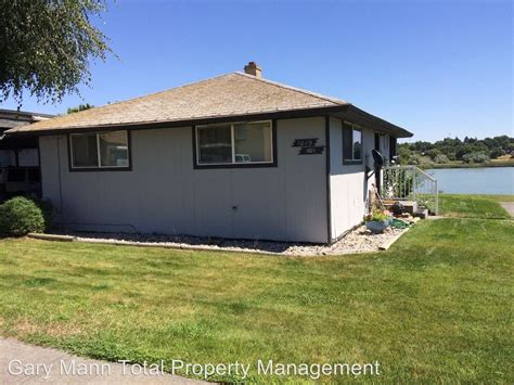 Houses for rent by owner in moses lake wa. Grades 9-12. 2,419 Students. (509) 766-2666. out of 10. School data provided by GreatSchools. About Alderbrook Homes, New Construction, FOR RE... Rental. Brand new 3 bedroom, 2 baths home + Office, Central AC & heat, tenant pays all utilities, hard surface floors, underground sprinklers, fenced backyard, covered back patio, & triple car garage. 