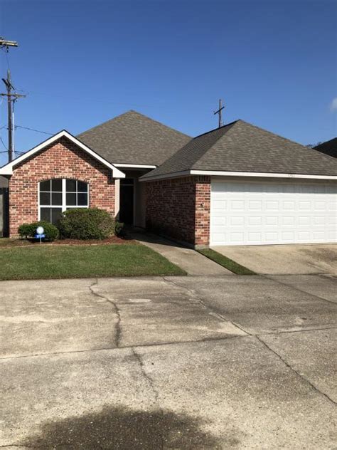 Houses for rent in baton rouge under $700. 2 days ago · $700 . $900 . $1,100 . $1,300 . $1,500 . ... Discover 144 rental homes in Baton Rouge, LA. A single-family residence is a house in the most traditional sense: a ... 