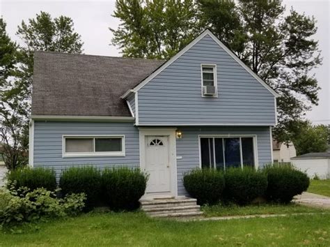 Houses for rent in berea ohio. 450$ a month, 4 bed, 2 bath house in parma hts. 2 rooms available, amenities included in rent. Smoker friendly, pet friendly, 2 cats currently, all doors are smoke sealed with a window. House isn't perfect but it's got a brand new roof. Driveway parking, 150 sqft unfurnished room. About 4.4mi from Berea, OH. 