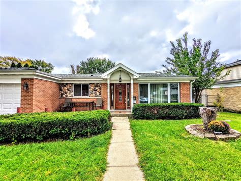 Houses for rent in des plaines. Search 8 Single Family Homes For Rent in Des Plaines, Illinois. Explore rentals by neighborhoods, schools, local guides and more on Trulia! 