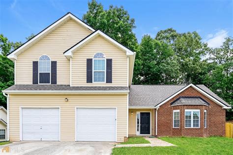 Houses for rent in fairburn. How difficult is it to rent a house in Fairburn, GA. There are currently 70 houses available for rent which fluctuated -7.27% over the last 30-day period for Fairburn. What are the rental costs for houses in Fairburn, GA? The median rent in Fairburn is $1,755. That's $286 above the national average rent of $1,469. 