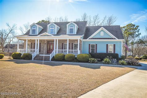 Houses for rent in hampstead nc. Townhouse for Rent. $1,700 per month. 3 Beds. 2.5 Baths. 298 Currituck Dr, Holly Ridge, NC 28445. This BEAUTIFUL 3 bedroom, 2 1/2 bath with garage townhouse is located in The Landing at Folkstone. The kitchen has plenty of counter space and cabinets, The large master bedroom host an on suite and a large walk-in closet. 