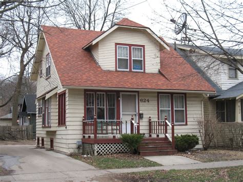 Kalamazoo House for Rent. 217 Wallace - 3 Bed/1 Bath located in