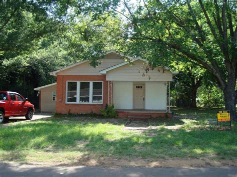 903 Couch Ave, Kilgore, TX 75662. 3 Beds • 2 Bath. Details. 3 Beds, 2 Baths. $1,295. 1 Floor Plan. Pet Policy. Dogs Allowed & Cats Allowed. House for Rent View All Details . Check Availability. ... Kilgore, TX houses For Rent; Other Properties in Texas. 1056 Twin Falls Dr; 5839 Rosehill Forest Lane; 8811 Laguna Rio; 415 E Ave L; Roselyn .... 