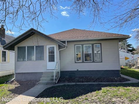 Houses for rent in moline. 120 Cheap Houses in Moline, IL to find your affordable rental. Listings, photos, tours, availability and more. Start your search today. ... Moline House for Rent. McDonnell Property Management has a 1 bedroom; 1 bath located at 725 16th Ave. Apt 3 Moline, IL 61265. The monthly rent is $700, and the security deposit is $1400 (Applicant may also ... 