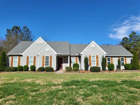 Houses for rent in seneca sc. Browse photos, prices and amenities of houses for rent in Seneca SC. Find your ideal home with Zillow's filters, tours and applications. 