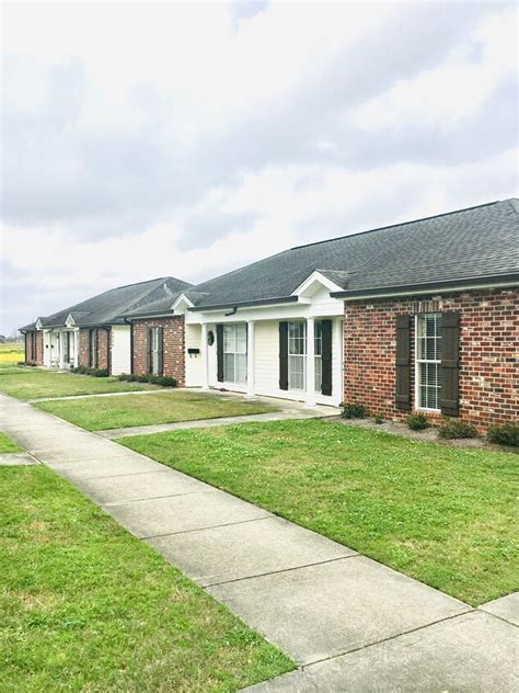 Located to the front of the property you have a two story building with a studio apartment located on. $300,000. 3 beds. 3.5 baths. 2,446 sq ft. 6,534 sq ft (lot) 1402 St Mary #3, Thibodaux, LA 70301.. 