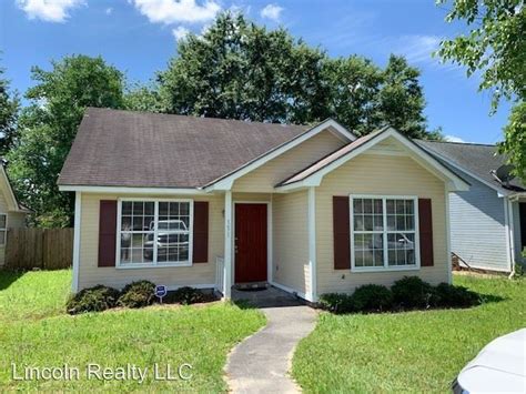 See 10 4 and up bedroom Houses for rent in Valdosta, GA, browse photo