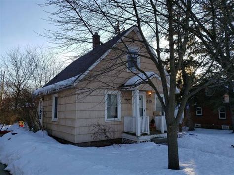 4B, 1 B House for rent in Marshfield WI. 4/8 · 4br 1250ft2 · Marshfield. $1,400. • • • • • • •. 1414 N Hume Ave 2 bedroom apt. 2/5 · 2br · Marshfield. $800. 1 - 19 of 19. wausau apartments / housing for rent "marshfield wi" - craigslist.