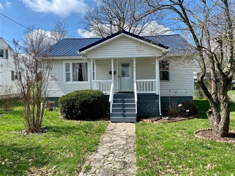 1. Paris KY Home for Rent. Sort. Recommended. Williamsburg Terrace. $694 - $977 per month. 1-3 Beds. 101 Williamsburg Terrace, Paris, KY 40361. WAITLIST is NOW OPEN for all floorplans! We are conveniently located in Paris Kentucky and just a 20-minute drive to Lexington. We offer 1, 2 and 3-bedroom units all have off street parking.. 
