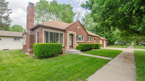 Houses for sale ann arbor mi. 455 Village Oaks Ct, Ann Arbor, MI 48103. 1 / 45. $765,000. 401 Pauline Blvd, Ann Arbor, MI 48103. Rare opportunity for updated & well-maintained income property with close proximity to U of M & downtown Ann Arbor includes two residential rentals. Updated main house has front porch, 4 bedrooms & 2 baths. Current main house lease is $3,000/mo ... 
