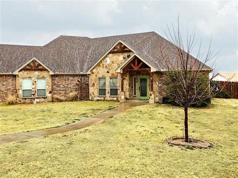 Houses for sale bowie tx. Homes for sale in Bowie County, TX have a median listing home price of $195,000. There are 712 active homes for sale in Bowie County, TX, which spend an average of 68 days... 
