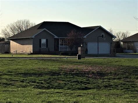 Houses for sale buffalo mo. 724 N Poplar St, Buffalo, MO 65622 is pending. View 28 photos of this 3 bed, 2 bath, 1484 sqft. single family home with a list price of $110000. 