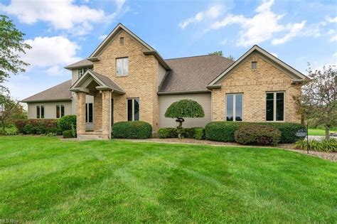Houses for sale canfield ohio. Explore the homes with Waterfront that are currently for sale in Canfield, OH, where the average value of homes with Waterfront is $350,000. Visit realtor.com® and browse house photos, view ... 