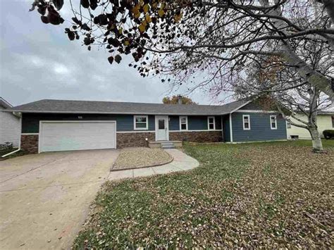Houses for sale dodge city. Apr 9, 2024 · 1301 6th. Great Starter home! Large living open to large dining room with wood floors and custom built-ins. 2 bedrooms, main floor utility, full basement, 1 year HVAC, 1 car garage and all on a corner lot! Contact Jolee Chris Coles at 620-408-5521 for your private showing. Home Facts. 