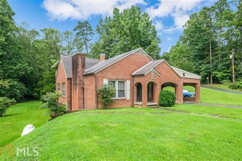 Houses for sale ellijay ga. See photos and price history of this 5 bed, 4 bath, 3,784 Sq. Ft. recently sold home located at 342 Trails End Rdg, Ellijay, GA 30540 that was sold on 04/03/2024 for $755000. 