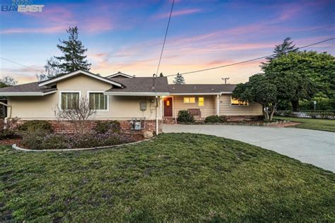 Houses for sale fremont. Fremont, CA Real Estate and Homes for Sale. Pending. 363 DE SALLE TER, FREMONT, CA 94536. $1,600,000. 3 Beds. 3 Baths. 1,870 Sq Ft. Listing by Intero Real Estate … 