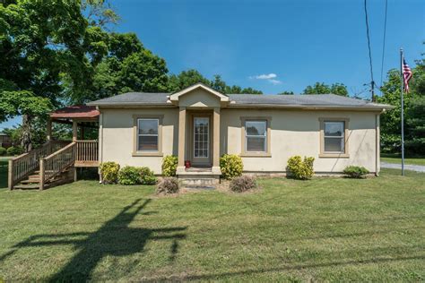 Houses for sale goodlettsville tn. An equal housing lender. NMLS #10287. Start now. 1032 Caldwell Dr, Goodlettsville, TN 37072 is currently not for sale. The 4,846 Square Feet single family home is a 4 beds, 3 baths property. This home was built in 1987 and last sold on 2022-06-03 for $1,050,000. View more property details, sales history, and Zestimate data on Zillow. 