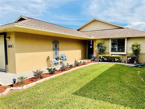 Houses for sale in belleview fl. Find homes under $100K in Belleview FL. View listing photos, review sales history, and use our detailed real estate filters to find the perfect place. ... Homes for Sale Under 100K in Belleview FL. 7 results. Sort: Homes for You. 9701 E Highway 25 LOT 62, Belleview, FL 34420. FOUR STAR HOMES, INC. $49,999. 2 bds; 2 ba; 
