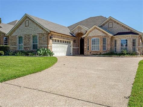 Houses for sale in benbrook tx. The average sale price for homes in Benbrook, TX over the last 12 months is $376,804, down 7% from the average home sale price over the previous 12 months. Home Trends Median Price (12 Mo) $325,000. Median Single Family Price. $340,000. Median Townhouse Price. $263,500. Median 2 Bedroom Price. $220,000. Median 1 Bedroom Price. 