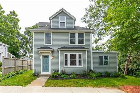 Houses for sale in beverly ma. Sold - 20 Sargent St, Beverly, MA - $720,000. View details, map and photos of this single family property with 4 bedrooms and 2 total baths. MLS# 73176822. 