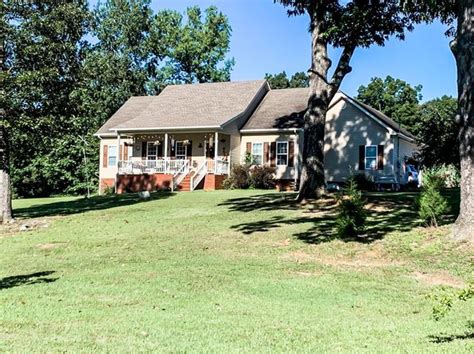 Houses for sale in camden tn. 553 Camden Bay Rd, Camden, TN 38320 Investors special! 4bd/2ba home sitting on 1.5 acre lot just 2 miles from Birdsong Marina! Home will need extensive repairs. 