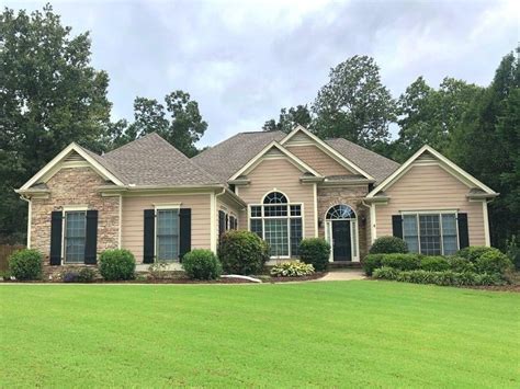 Houses for sale in canton. Zillow has 81 homes for sale in Canton NC. View listing photos, review sales history, and use our detailed real estate filters to find the perfect place. 