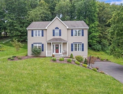 Houses for sale in cranberry pa. View 23 homes for sale in Seven Fields, PA at a median listing home price of $475,000. See pricing and listing details of Seven Fields real estate for sale. ... Cranberry Township Homes for Sale ... 