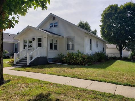 Houses for sale in fort madison iowa. View 30 photos for 2407 Avenue G, Fort Madison, IA 52627, a 3 bed, 1 bath, 1,489 Sq. Ft. single family home built in 1953 that was last sold on 06/15/2023. 