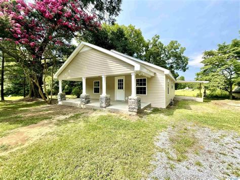 Houses for sale in fort payne. 3 beds. 2 baths. 2,872 sq ft. 420 34th St NW, Fort Payne, AL 35967. (256) 845-6000. Nearby homes similar to 2350 Fischer Rd NE have recently sold between $60K to $434K at an average of $150 per square foot. 16551 County Road 89, Mentone, AL 35984. 2107 Alabama Ave NW, Fort Payne, AL 35967. 4936 County Road 121, Fort … 