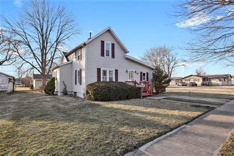 Houses for sale in gibson city il. For Sale: 3 beds, 1.5 baths ∙ 1615 sq. ft. ∙ 228 W 18th St, Gibson City, IL 60936 ∙ $255,000 ∙ MLS# 12021054 ∙ Welcome to this recently remodeled and charming brick ranch! 