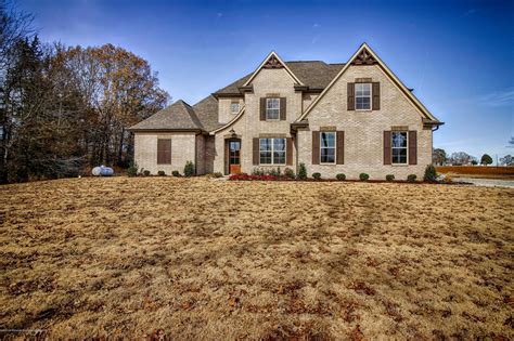 Houses for sale in hernando. Lee McMinn McMinn Realty and Land. $439,900 Open Sun 2 - 4PM. 4 Beds. 3 Baths. 2,617 Sq Ft. 240 Natchez Loop, Hernando, MS 38632. Come see this beautiful 4 bedroom 3 bath home with a large upstairs playroom/loft area. Downstairs offers a split and open floor plan with 2 bedrooms and 2 bathrooms. 