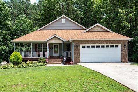 Houses for sale in hickory. 3 beds 2 baths 1,550 sq ft 0.24 acre (lot) 3344 48th Ave NE Unit 6A, Hickory, NC 28601. ABOUT THIS HOME. Golf Course - Hickory, NC home for sale. Check out this lovely brick/vinyl home located in Catawba Springs Golf Course. This corner lot home features 4 bedrooms, 2 bathrooms, and 2 half bathrooms. 