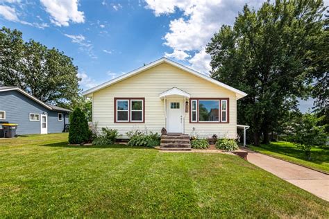 Houses for sale in holmen wi. Sep 29, 2023 · The listing broker’s offer of compensation is made only to participants of the MLS where the listing is filed. Zillow has 16 photos of this $379,900 3 beds, 3 baths, 2,264 Square Feet single family home located at 758 Crockett DRIVE, Holmen, WI 54636 built in 2023. MLS #1869692. 