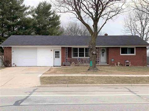 Houses for sale in howard wi. 4548 Paul Ln, Howard, WI 54313 - 1,800 sqft home built in 2023 . Browse photos, take a 3D tour & see transaction details about this recently sold property. MLS# 50278880. 